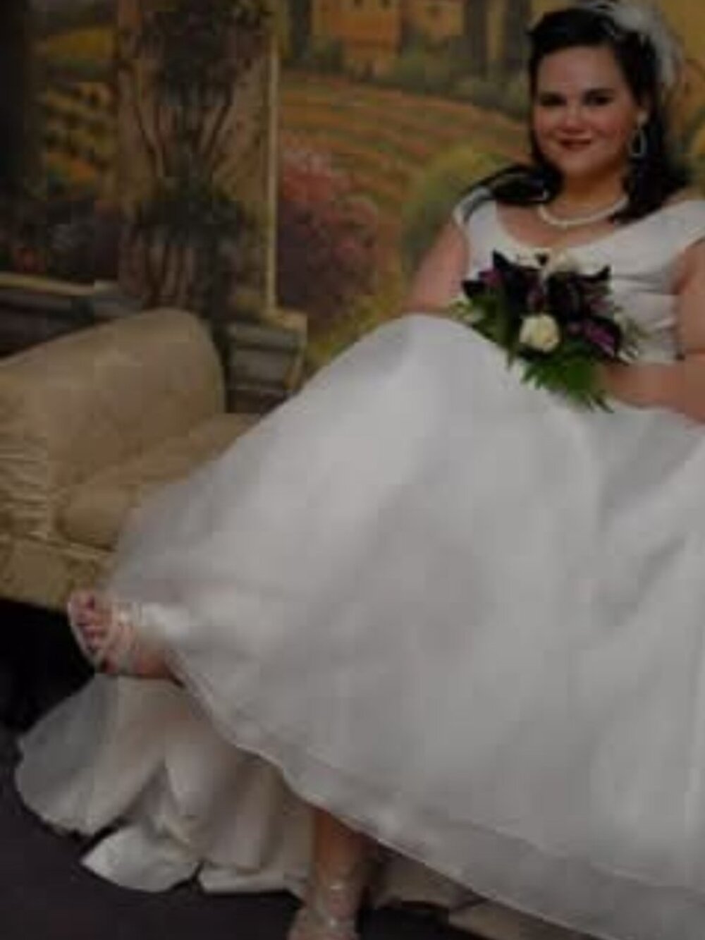 Oleg Cassini Wedding Dress – Size 18/20 – No Alterations